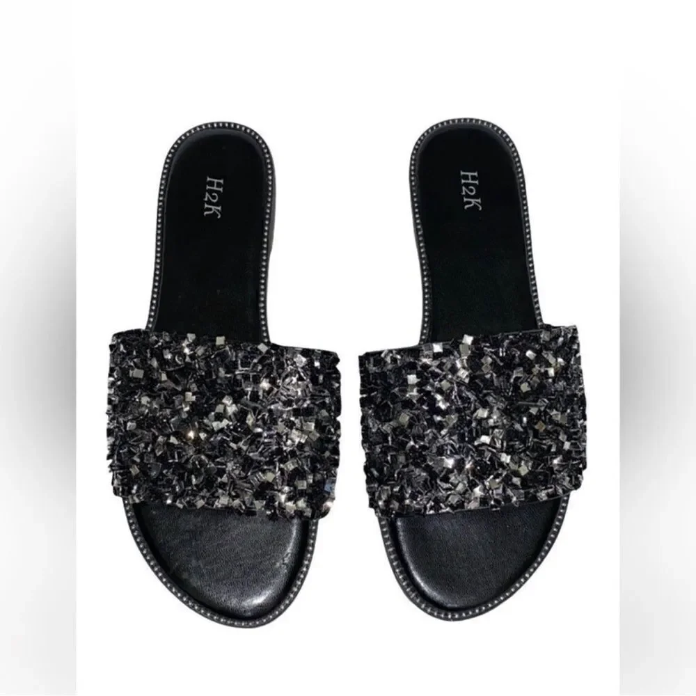 Women's Black Flat Slip-on Sandal(Size 9)